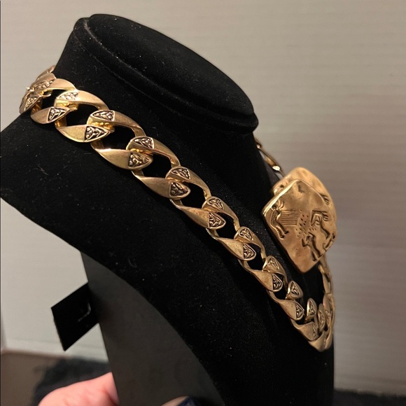 Gold Chain Necklace and Clip-on Earring Set - Picture 6 of 8